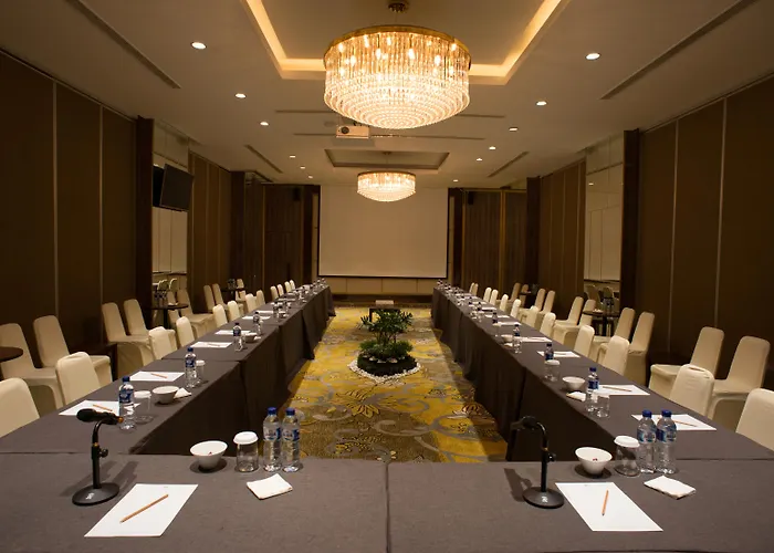 The Crystal Luxury Bay