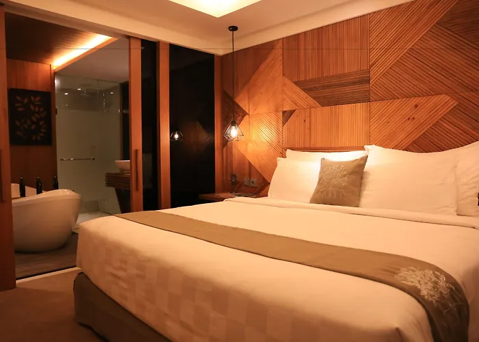 酒店 The Crystal Luxury Bay