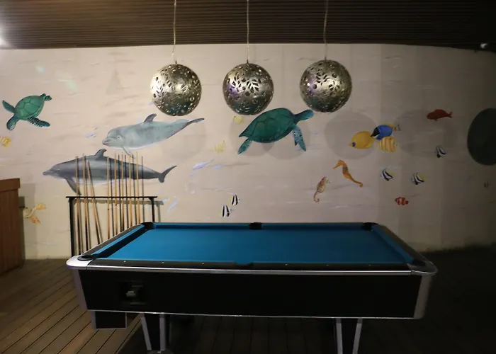 酒店 The Crystal Luxury Bay 5*