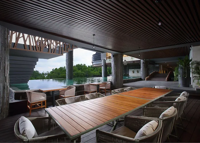 The Crystal Luxury Bay