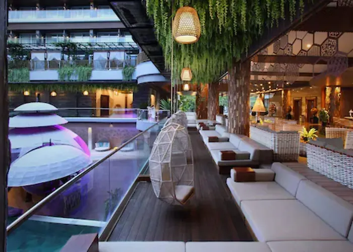 The Crystal Luxury Bay