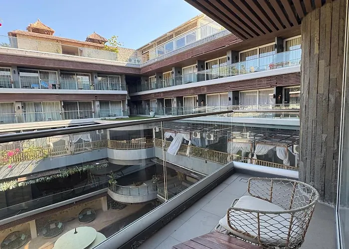 The Crystal Luxury Bay